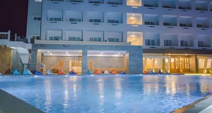 Pollos Hotel & Gallery Rembang