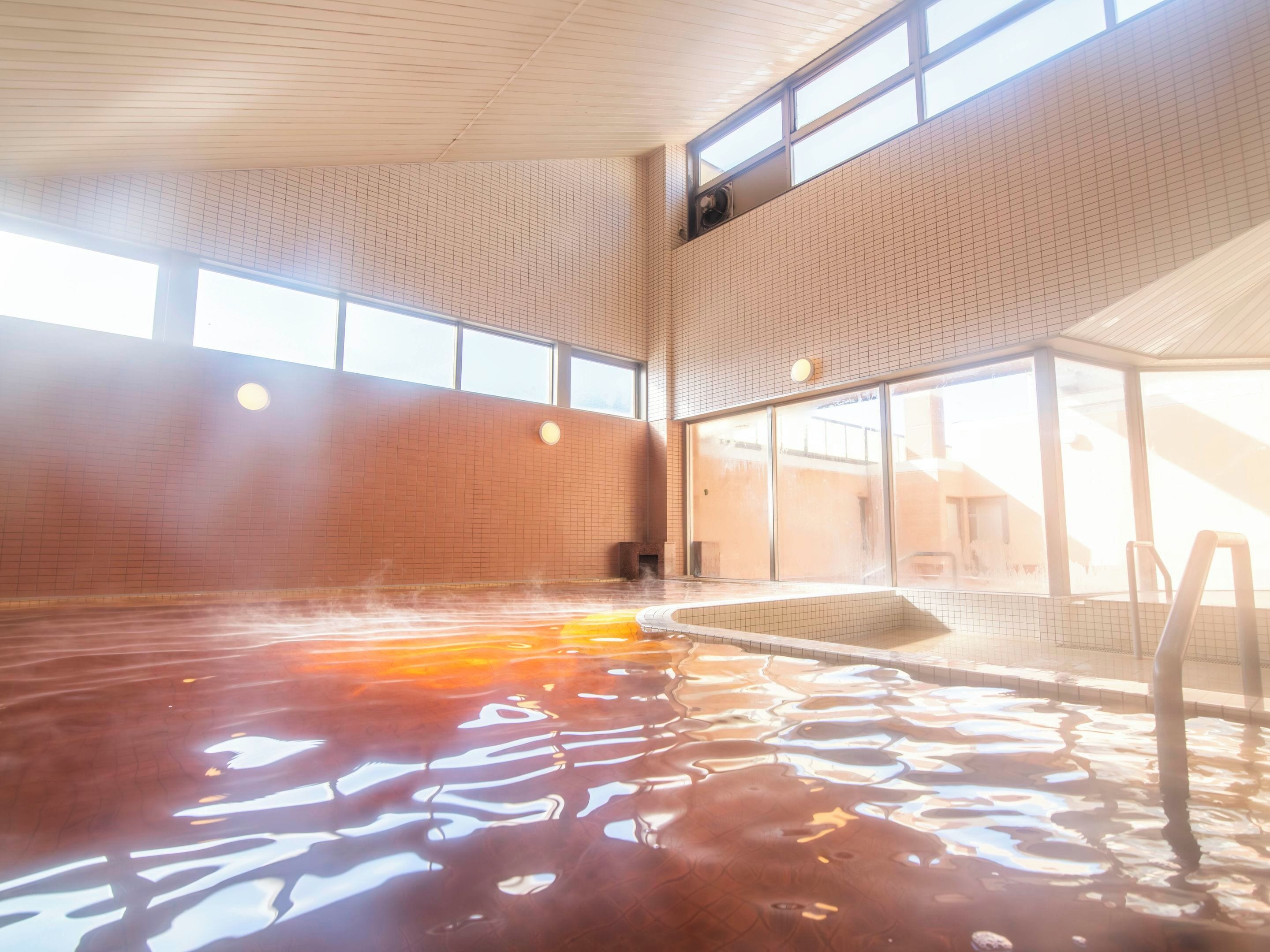 Suối nước nóng