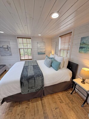 1 bedroom, iron/ironing board, travel cot, free WiFi