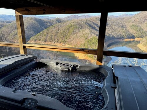 Hot Tub/Covered Deck With Mountains & Lake Views - Quiet  - Fragrance Free