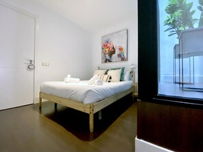 1 bedroom, iron/ironing board, Internet, bed sheets - Malasaña Center - Apartment in the center for 4 (Madrid)