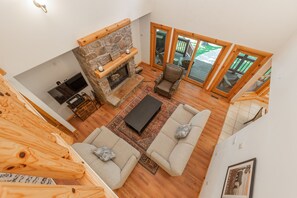 Smart TV, chimenea y reproductor de DVD 