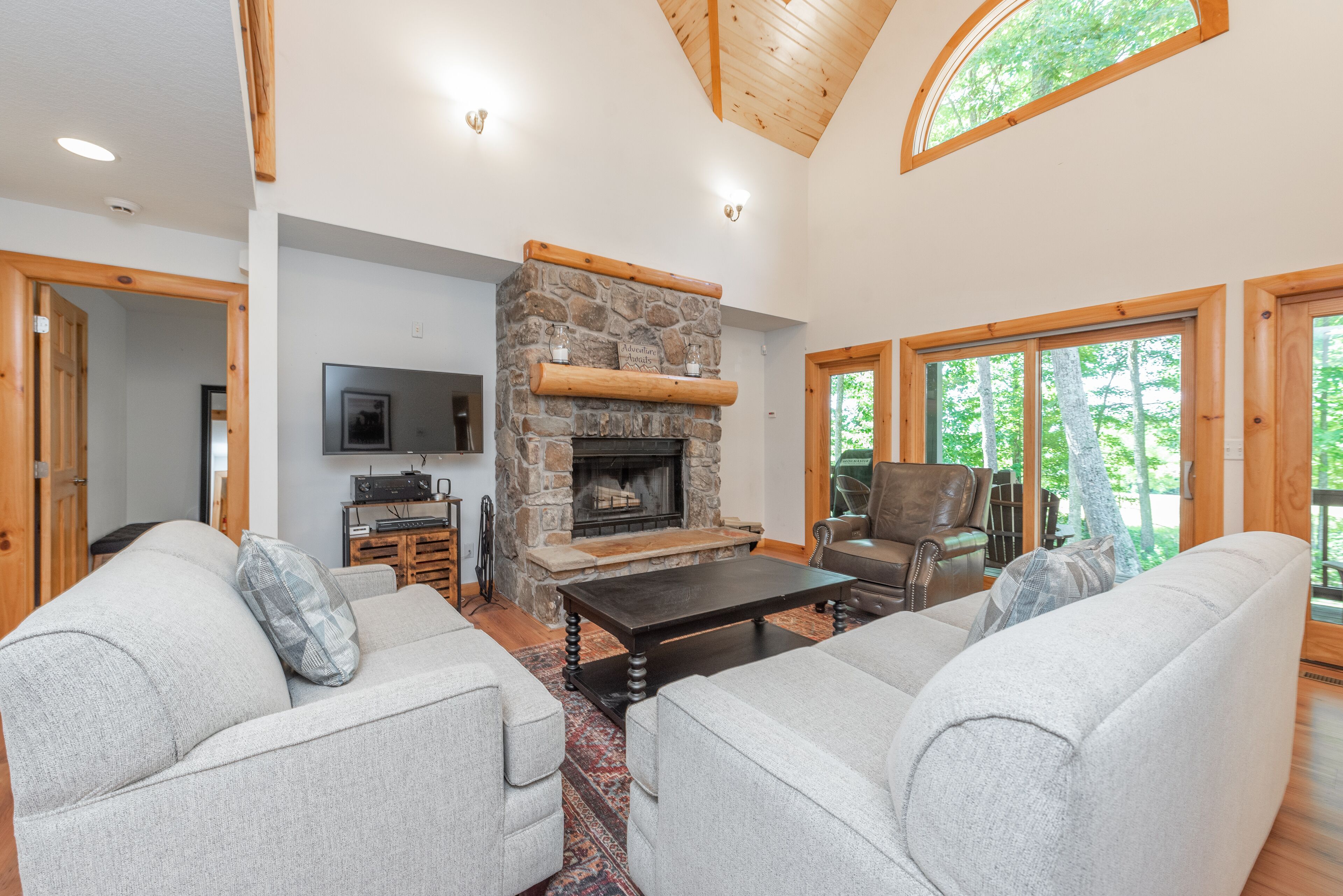 Smart-tv, pejs, dvd-afspiller