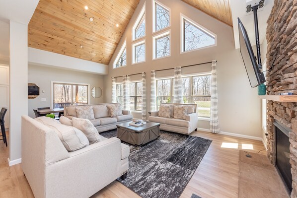 Smart TV, fireplace, DVD player