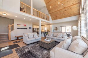 Smart TV, fireplace, DVD player