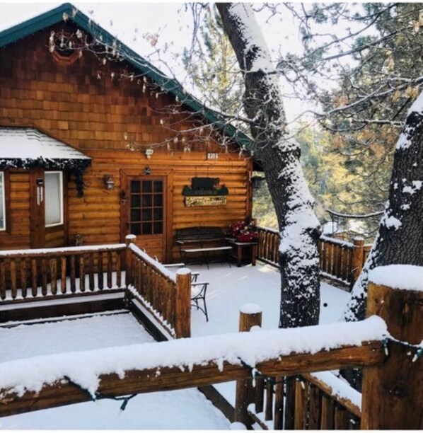 Terrace/patio - Book Your Big Bear Ski Vacation at Serenity Peak, Upper Moonridges' Finest (Big Bear City)