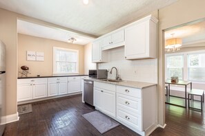 Private kitchen - Renovated Cleveland Heights Home!  (Cleveland Heights)