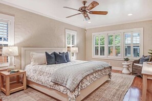 1 bedroom, iron/ironing board, free WiFi - Downtown Healdsburg Wine Country Retreat (Healdsburg)