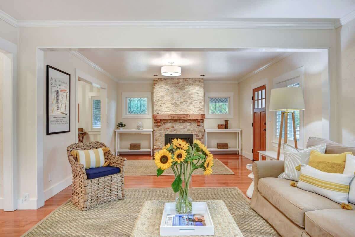 Smart TV, fireplace, offices