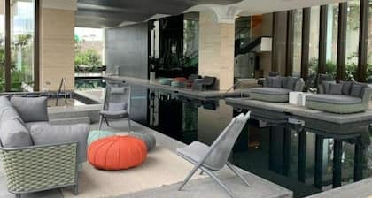 Yellow & Blue Apartment HP - Sur