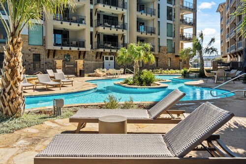 Breathtaking Sunrise Views Over Lake LBJ - Luxury 3BR Waterfront Condo