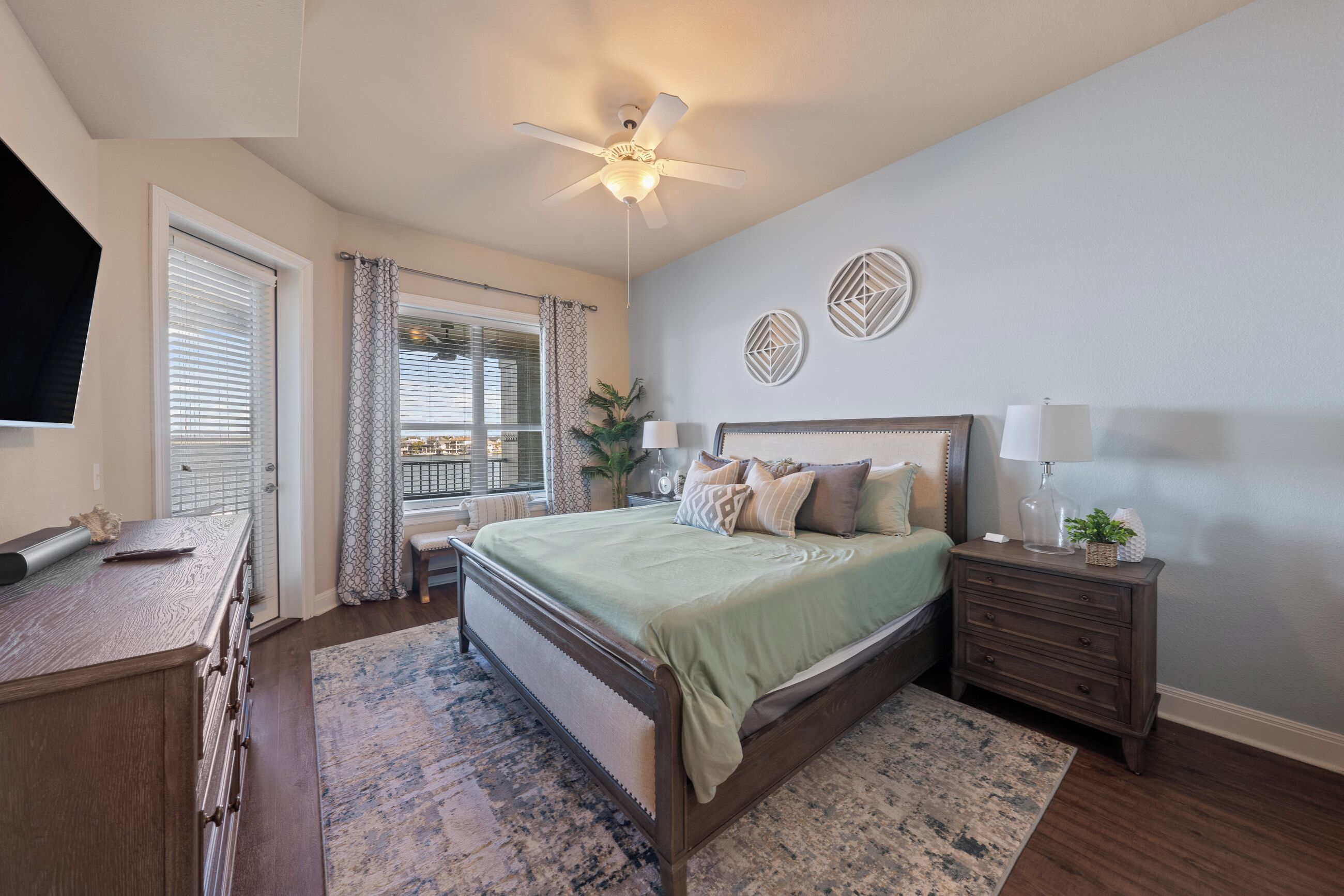 3 soverom, strykejern/-brett, wi-fi (inkludert) og sengetøy