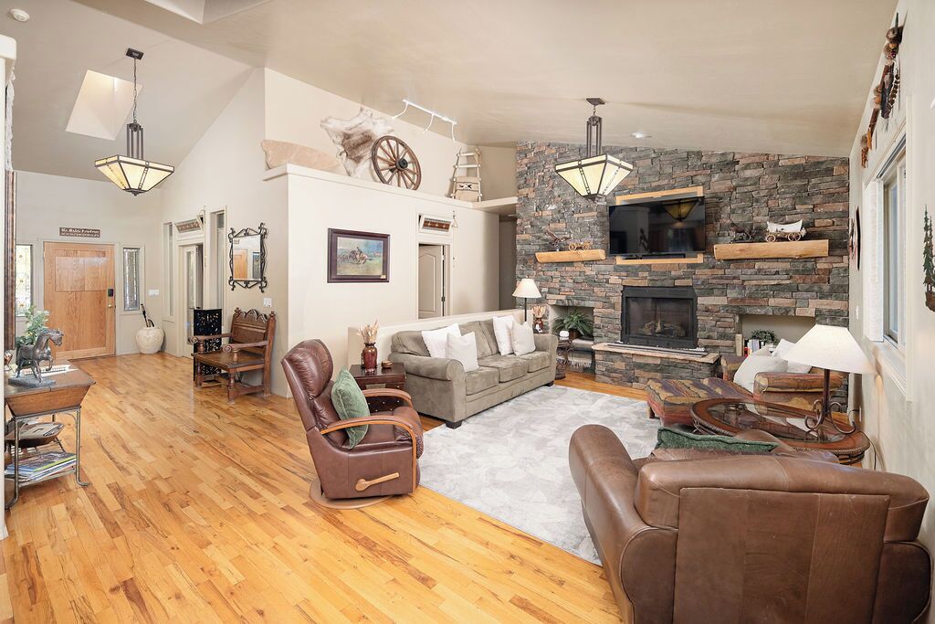 Smart TV, fireplace, video games, DVD player