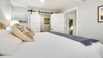 1 chambre, espace de travail pour ordinateur portable