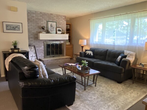 Smart TV, DVD player, books