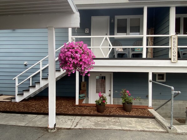 Exterior detail - 308 Bear Unit - Minutes from downtown Kenai just two blocks from the beach! (Kenai)
