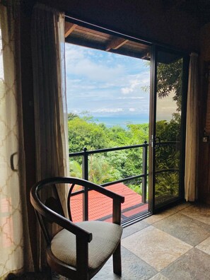 Interior - Breathtaking Ocean Vistas, Jungle Bliss, Walk to Eateries & Beach, Fast Internet (Manuel Antonio)