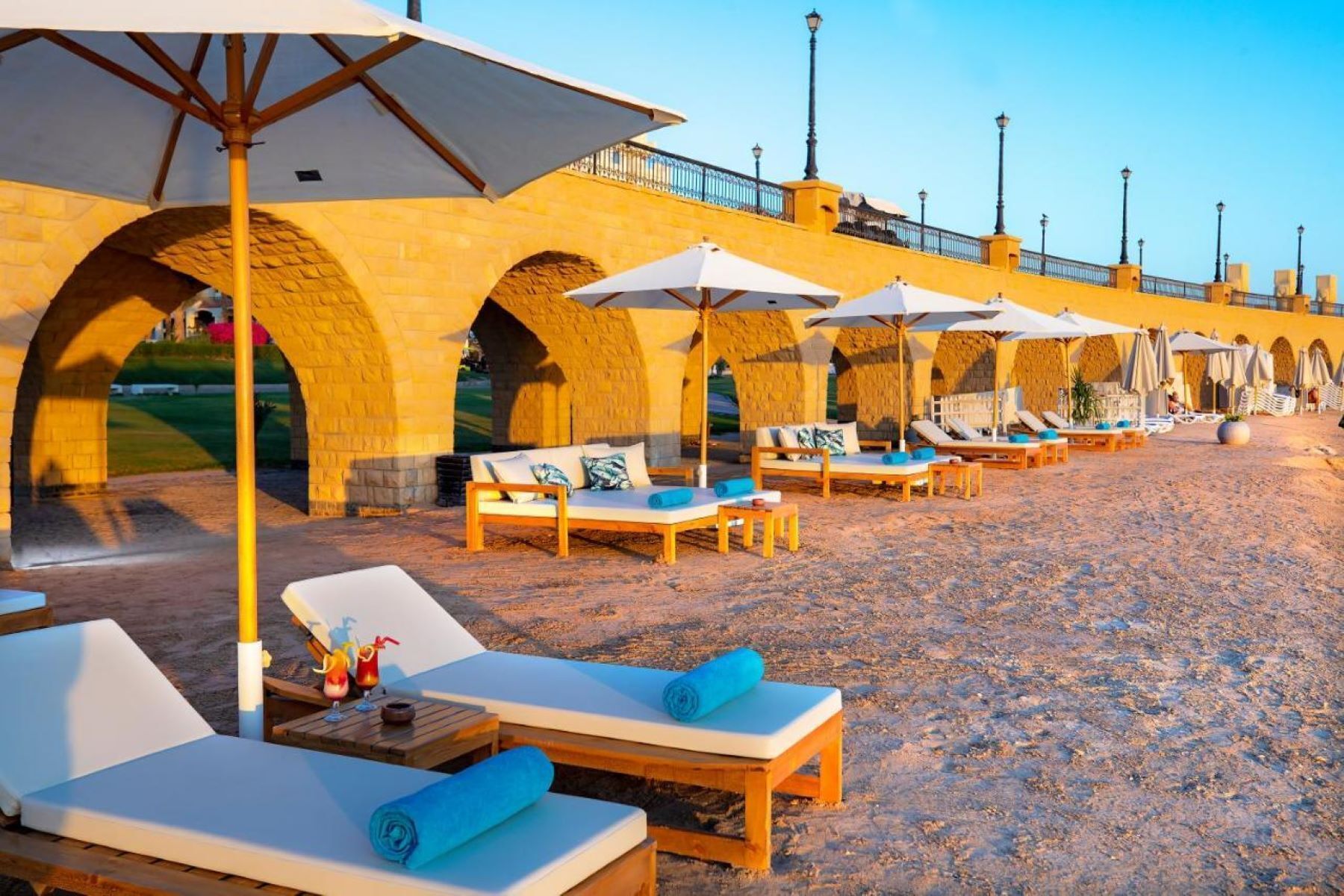 Perto da praia, areia branca 