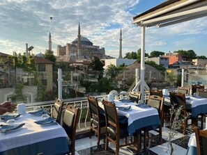 Outdoor dining - Alaturka Elegance (Istanbul)