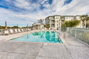 Pool - Breezy St Simons Hideaway with Waterfront Views! (St Simons Island)