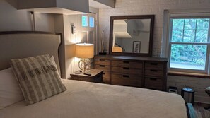 3 bedrooms, iron/ironing board, travel crib, free WiFi