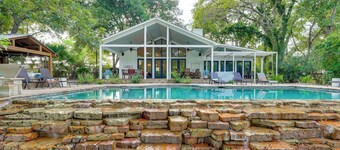 4-Season Boathouse, Hot Tub! Guadalupe River Oasis