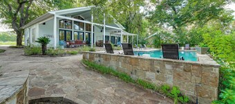 4-Season Boathouse, Hot Tub! Guadalupe River Oasis