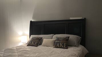 3 bedrooms, free WiFi, bed sheets, wheelchair access