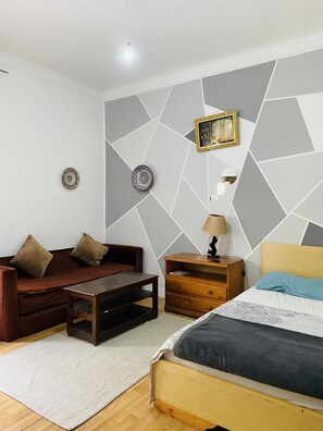 1 soverom, safe på rommet, wi-fi (inkludert) og sengetøy