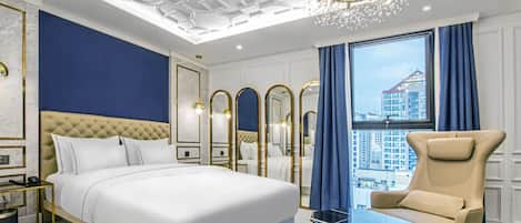 Signature Suite (No Parking) | Down comforters, individually decorated, laptop workspace, soundproofing