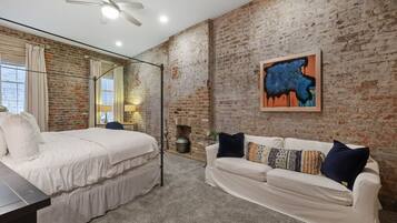 2 bedrooms, desk, iron/ironing board, WiFi