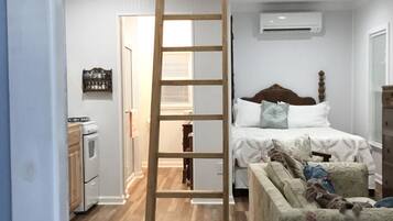 1 habitación, tabla de planchar con plancha, wifi gratis y ropa de cama