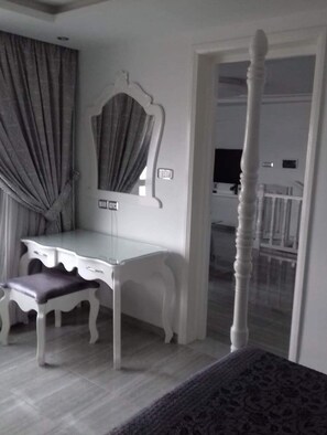 1 habitación, tabla de planchar con plancha, wifi gratis y ropa de cama 