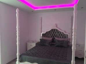 1 bedroom, iron/ironing board, free WiFi, bed sheets