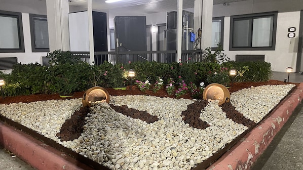 Exterior - Island Suites (Houston)