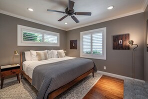 5 bedrooms, desk, iron/ironing board, free WiFi