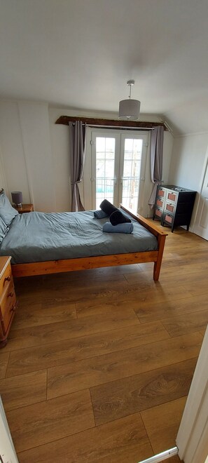 2 chambres, fer et planche à repasser, Wi-Fi, literie fournie