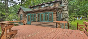 Steps to Lake: Tafton Cottage w/ Fire Pit & Grill