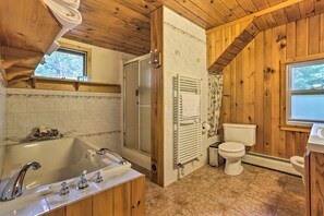 Articles de toilette gratuits, sèche-cheveux, serviettes fournies
