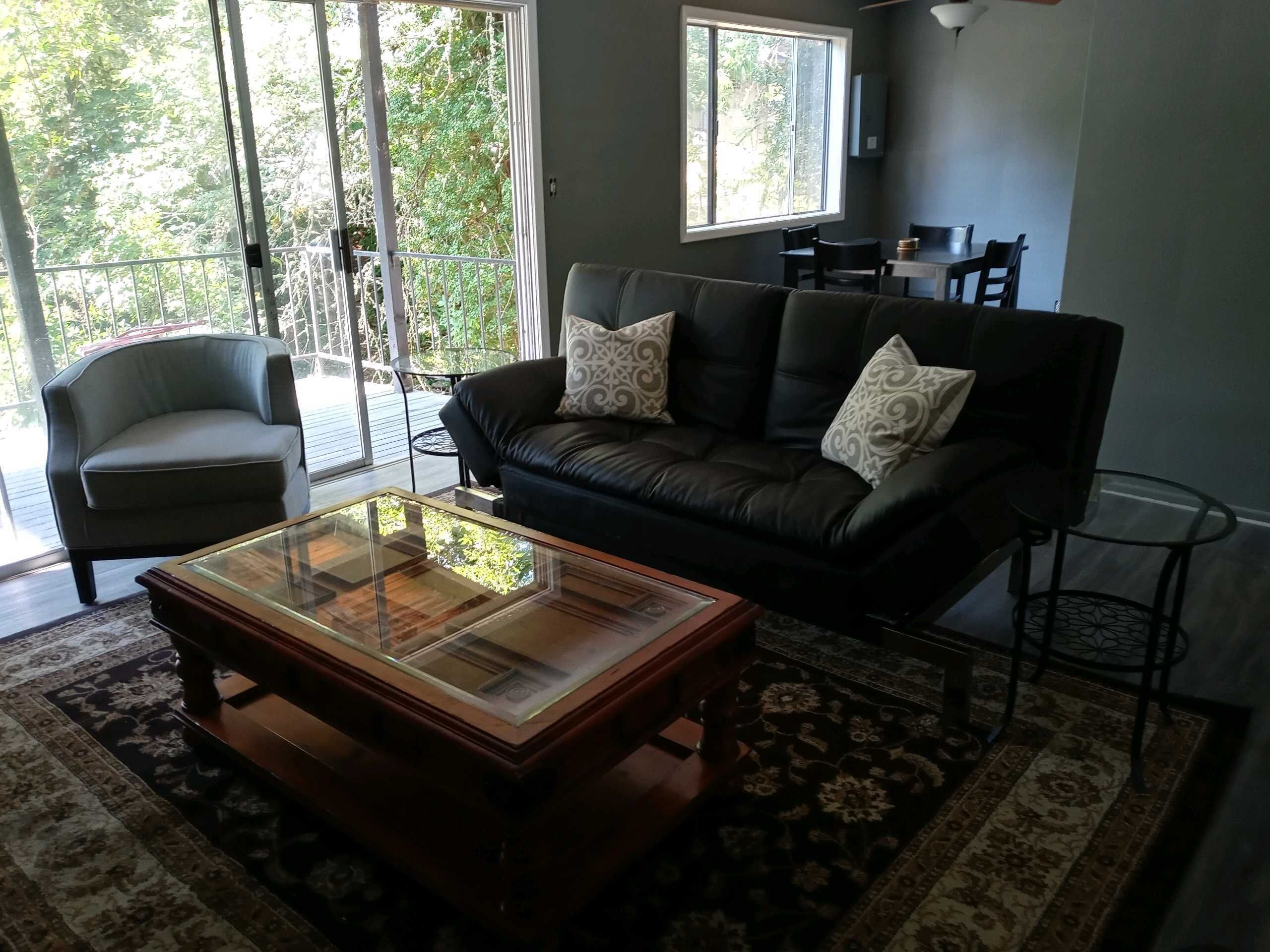 Lovely 1 Bedroom Creekside Condo Near Capital, Willamette and Hospital
