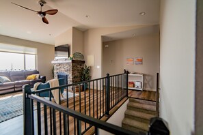 Smart TV, computer monitors - The Overlook - Spacious Modern Home with Panoramic Rapid City Views (Rapid City)