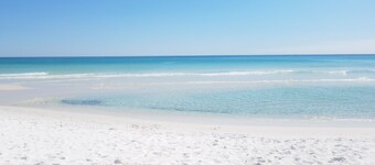 6 beds, 3 bedrooms, grill, small backyard and firepit, close to beach