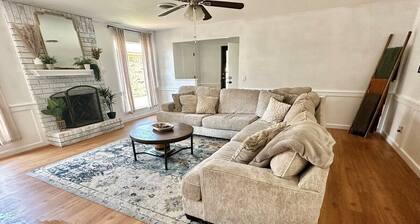 5 Bed Sleeps 11 - 3brm 2 bath, garage