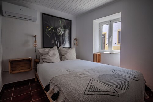 Charming House in Casal Águas de Verão with Mountain Views
