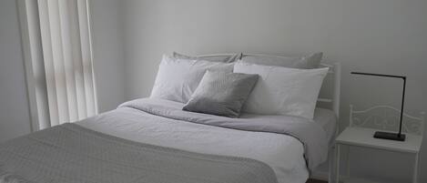 3 slaapkamers, een bureau, een strijkplank/strijkijzer, gratis wifi