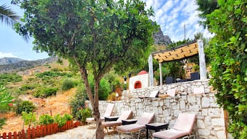 Apartment, 1 Bedroom, Balcony, Garden View | BBQ/picnic area