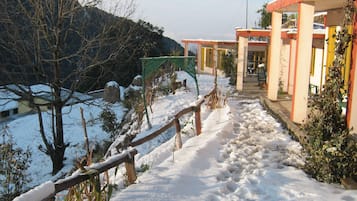 Huone, 1 makuuhuone, tupakointi sallittu, patio | Ulkoalueet