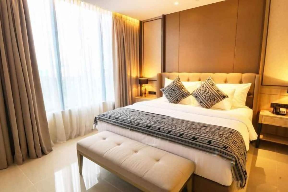 1 bedroom, in-room safe, desk, laptop workspace