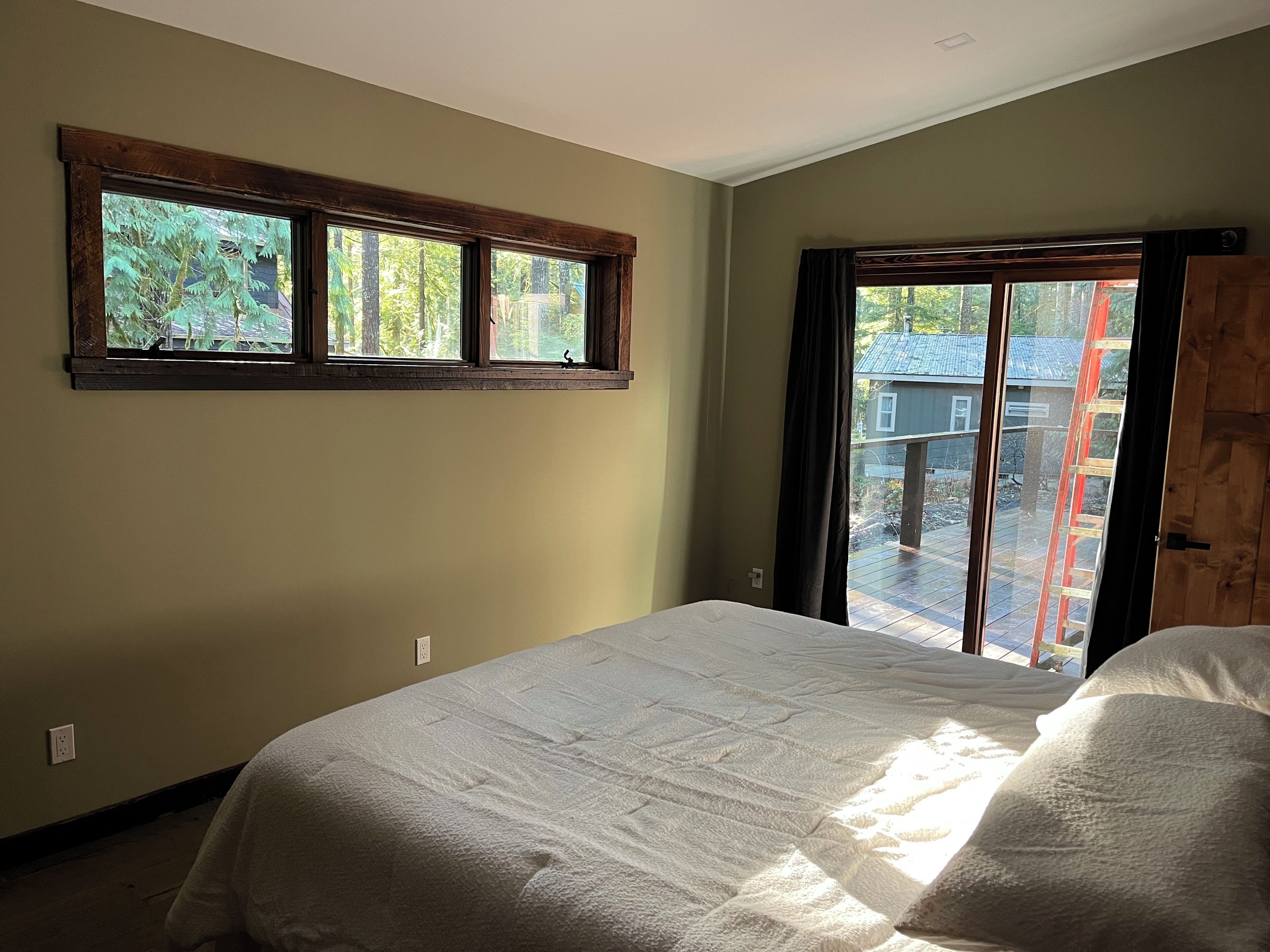 2 عدّة غرف نوم وواي فاي مجانًا وملاءات أسرّة