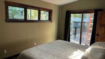 2 عدّة غرف نوم وواي فاي مجانًا وملاءات أسرّة